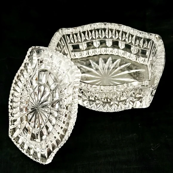 Crystal Trinket Box~With Lid / Vintage - Picture 9 of 9